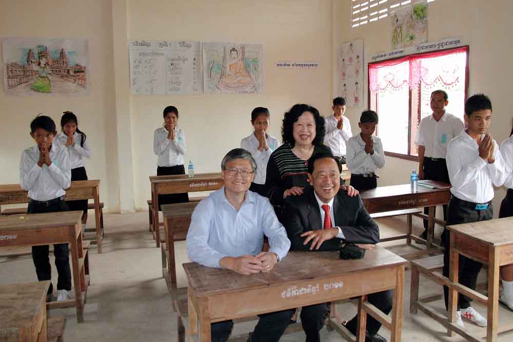 魏基成伉俪出资兴建柬埔寨茶胶省学校 