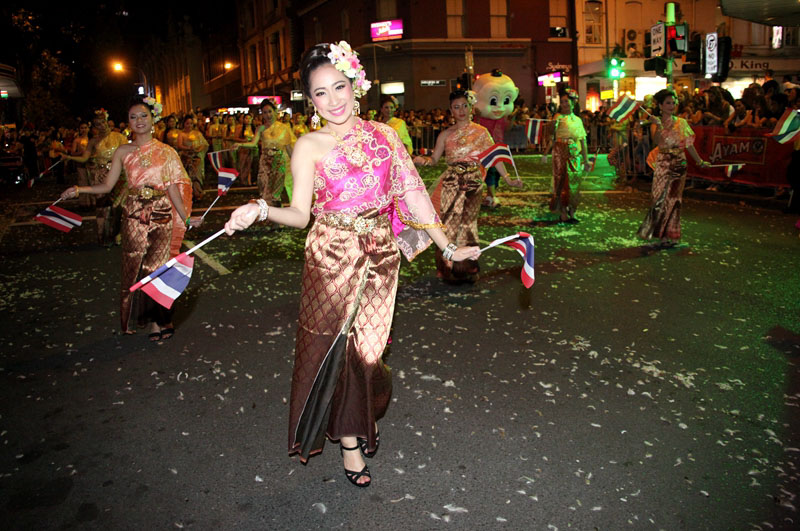 载歌载舞的泰国女子。（摄影 马小龙）