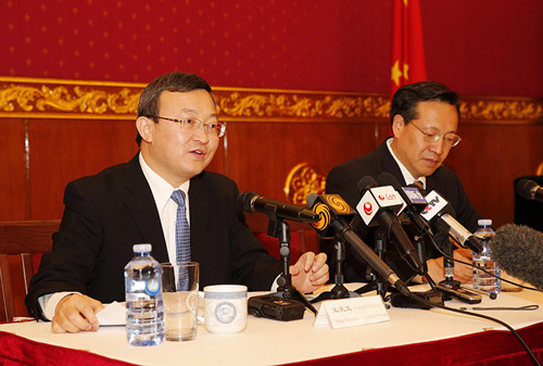 中国商务部副部长王受文就中澳自贸协定回答媒体提问（摄影 贺吉）