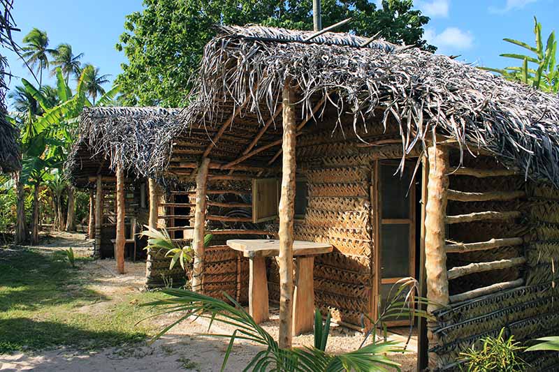 “古老汤加”向游客展示汤加人过去生活的房屋（摄影 盛楚宜）
