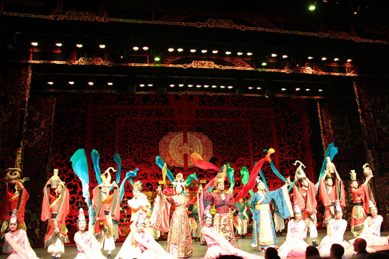 6月1日，《编钟乐舞》在堪培拉剧院上演，赢得澳大利亚观众喝彩。记者 鲍捷摄