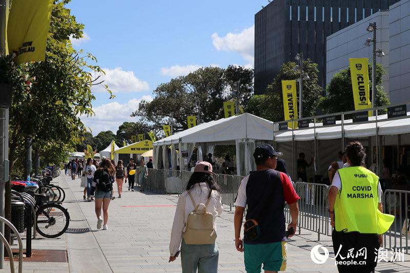 悉尼大学迎来开学周（摄影 彭锦权）