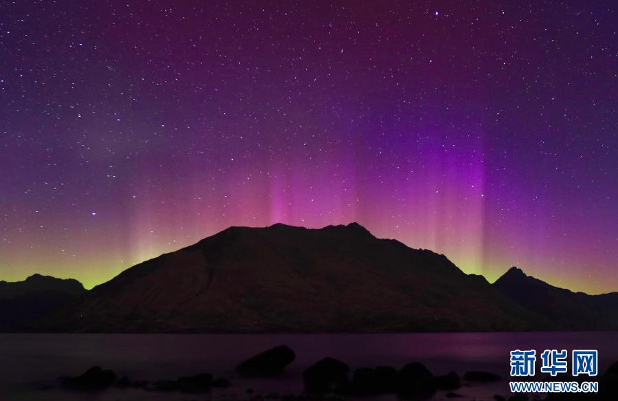 这是3月20日在新西兰南岛昆斯敦拍摄到的极光。