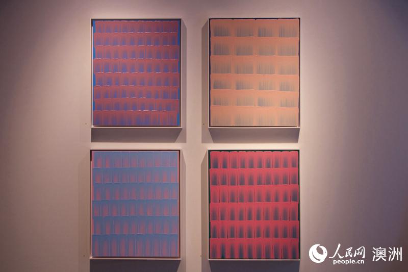 彭勇創作的《一念三千》系列畫作在悉尼朱雀畫廊展出（攝影 彭錦權）