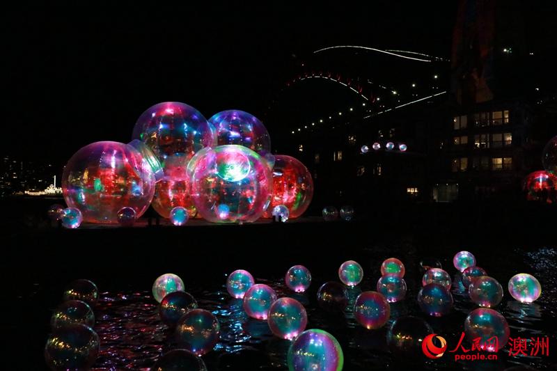 悉尼海港大橋下的夢幻泡泡裝置（攝影 李含悅）