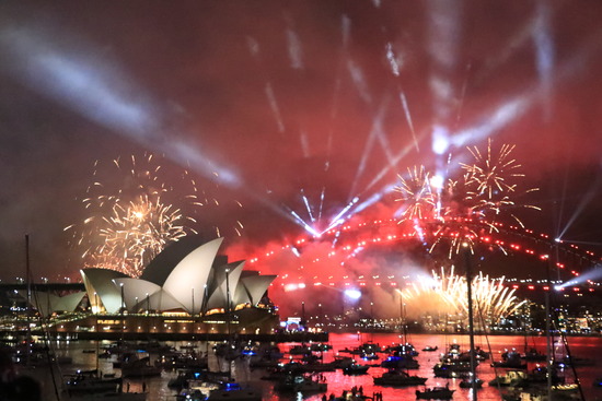 澳悉尼举办跨年烟花庆典迎接2024年