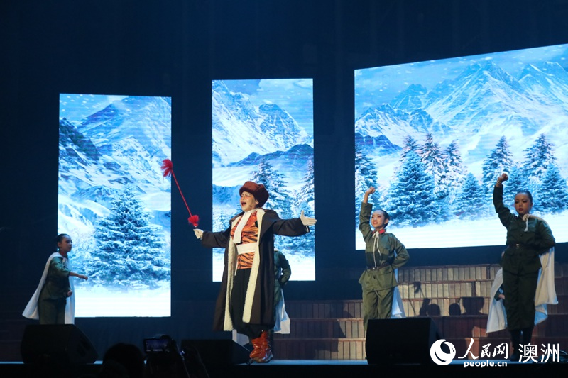 京剧表演《打虎上山》（摄影 王泉骄）