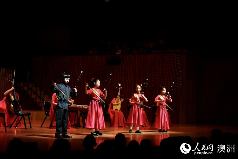 民乐演奏《国风欢乐行》（摄影 实习生陈辛哲）